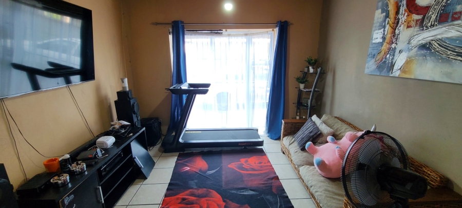 4 Bedroom Property for Sale in Sunbird Park Western Cape